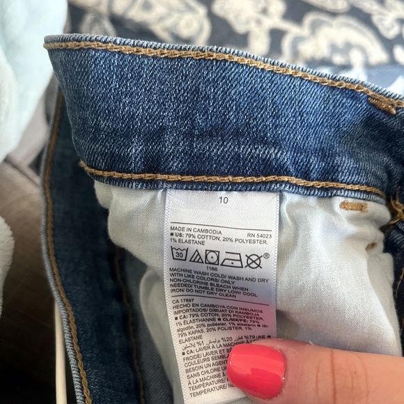 Old Navy Blue Jean Shorts | Size 10 - Picture 7 of 7